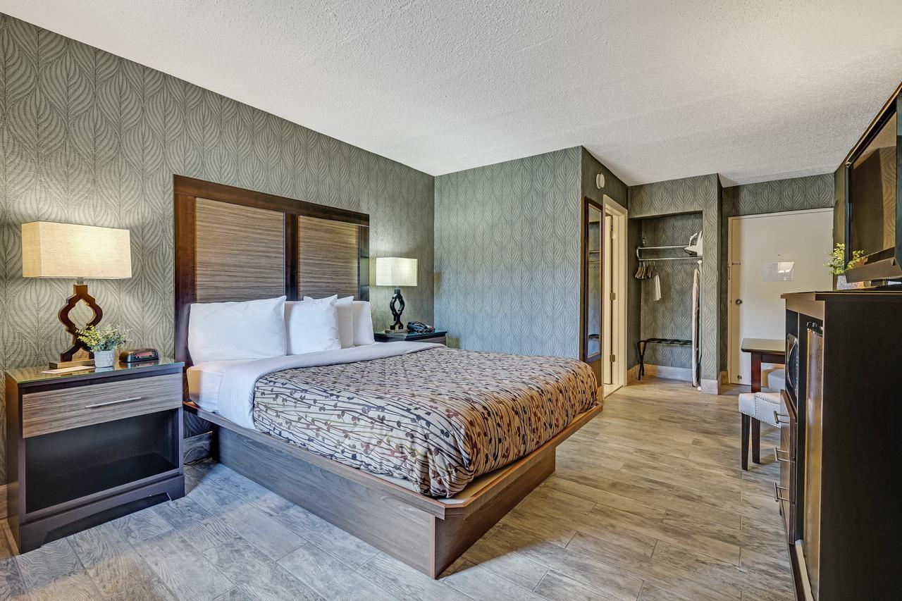 Blue Creek Inn Waretown Εξωτερικό φωτογραφία
