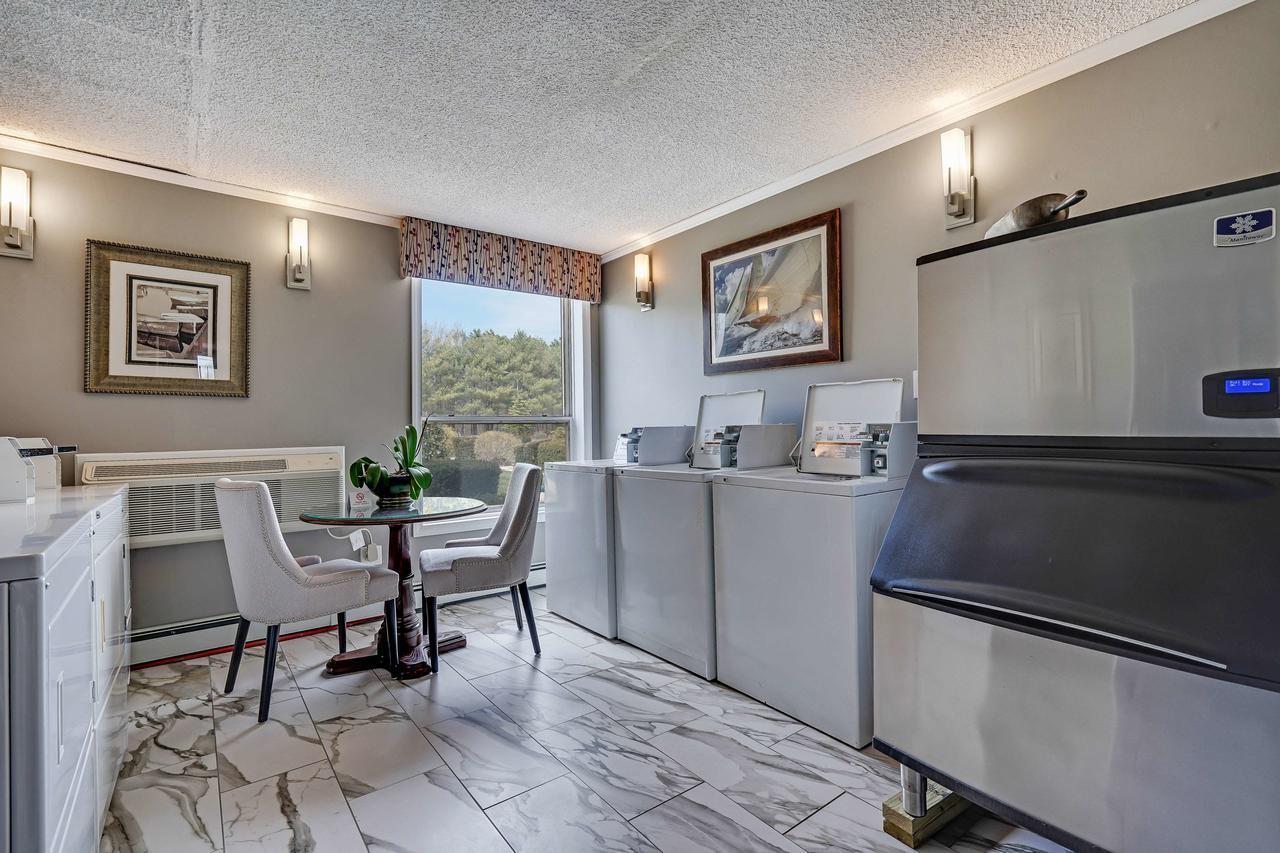 Blue Creek Inn Waretown Εξωτερικό φωτογραφία